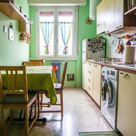Nice Flat Next To Metro Apartament